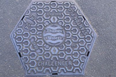 A_hexagonal_manhole_cover_-_geograph.org_.uk_-_3739078.jpg