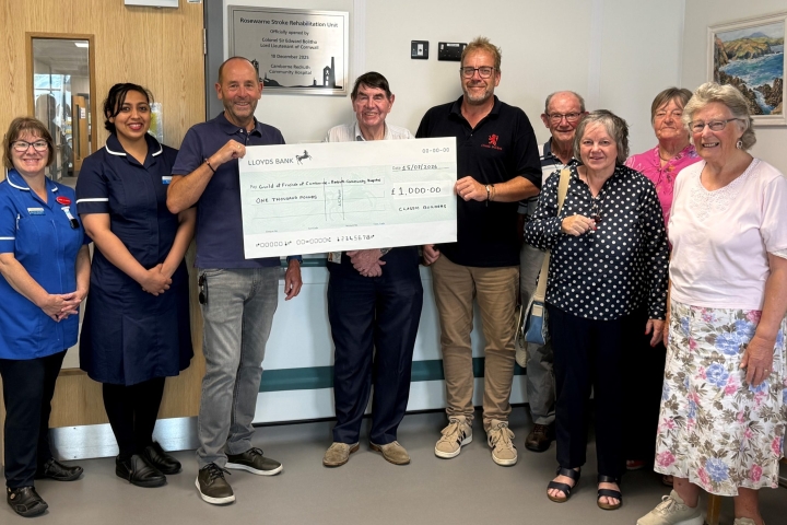 Rosewarne-Cheque-Presentation-Group_cropped-scaled.jpg