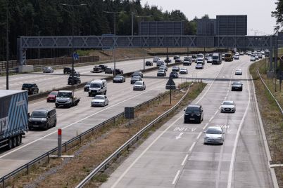 Traffic-flows-freely-on-the-approach-to-M25-Junction-10_cropped-scaled.jpg